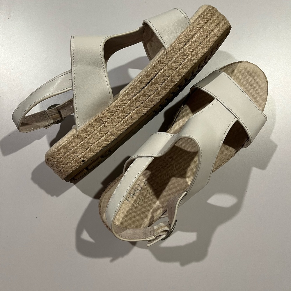 EMU Australia White Espadrille Sandals sz 7